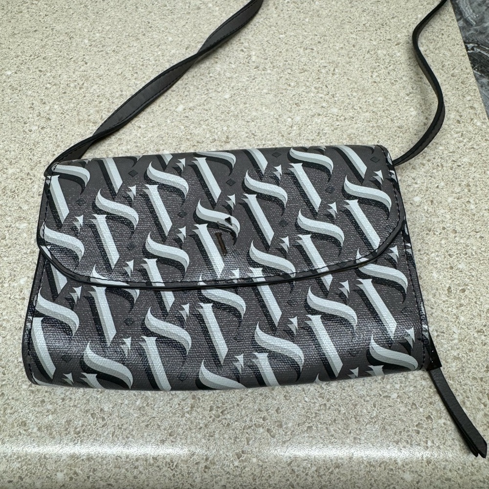 Vera Wang wallet purse
